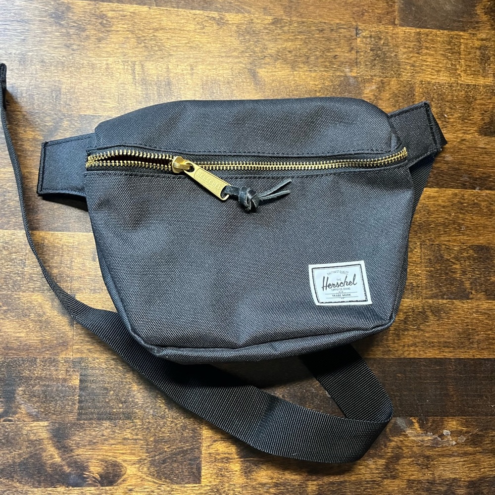 Hershel Fanny/belt bag! NWOT! Gorg😍